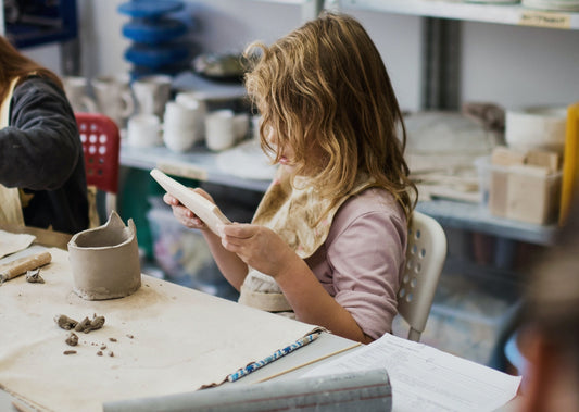 Kreativer Ausdruck für Kinder: Töpferworkshops in Bad Vilbel